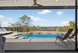 Casa con piscina vista al mar a 400 m de la playa